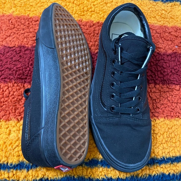 Vans Old Skool, Size 7.5 - Picture 1 of 2
